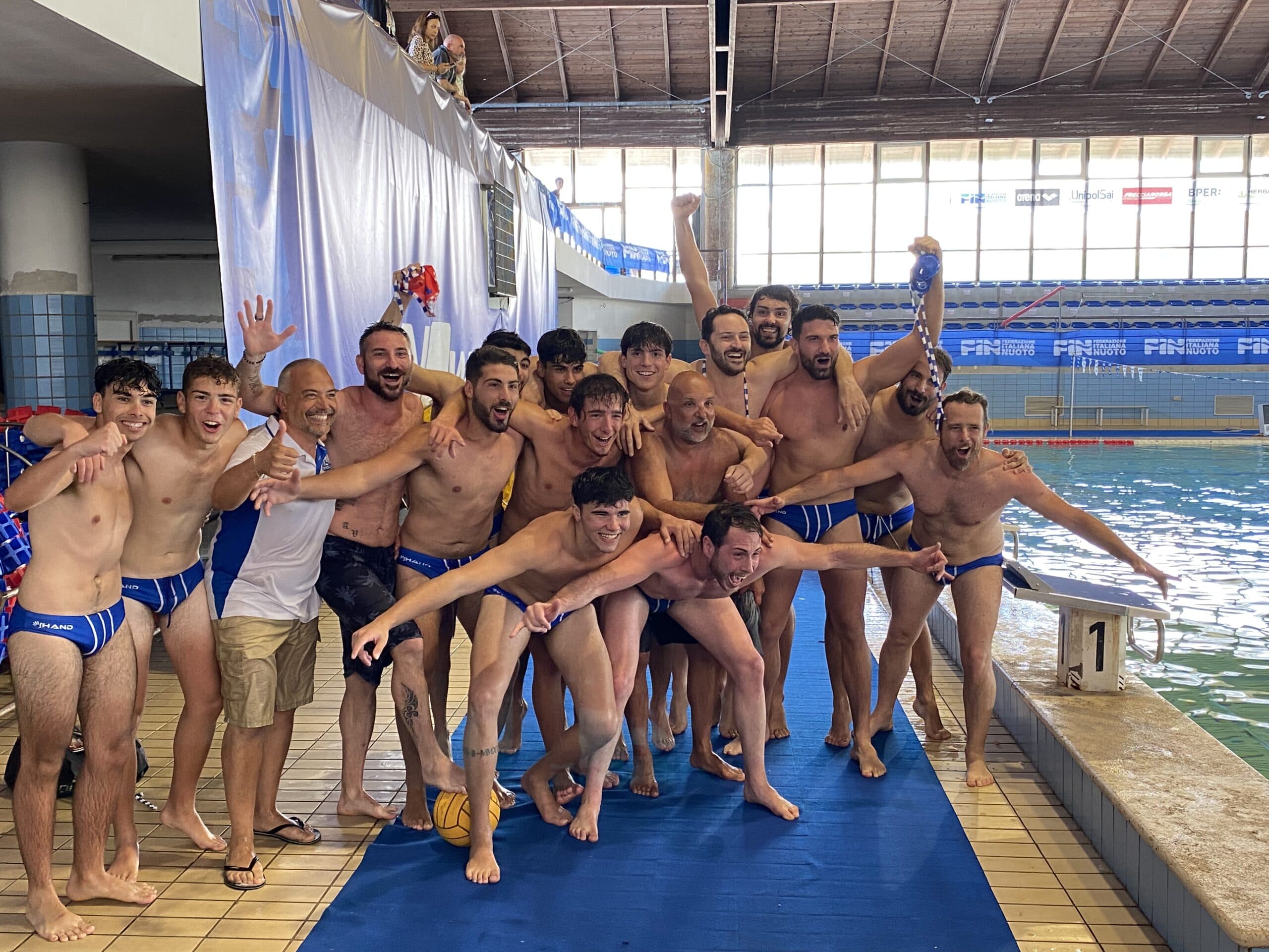 La squadra Orthomax pallanuoto di Formia sale in Serie C