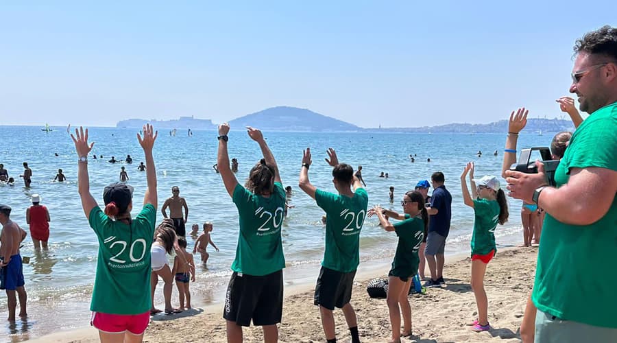 Tanto divertimento sulla spiaggia di Vindicio