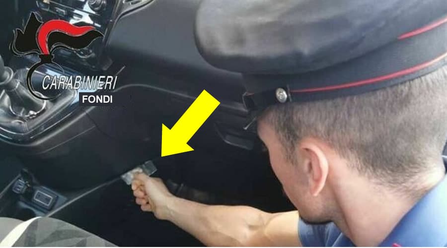 Fermato dai Carabinieri a Fondi. Nascondeva droga sotto la leva del cambio. Ora è agli arresti domiciliari