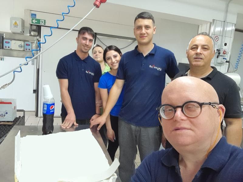 BENEDETTO SANTORO LO STAGISTA CON SINDROME DI DOWN CHE SFIDA IL MERCATO DEL LAVORO