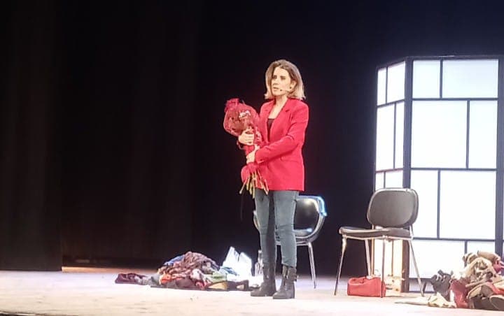 GAETA, SUCCESSO PER LO SPETTACOLO “BRICIOLE” CONTRO LA VIOLENZA SULLE DONNE PRESENTATO DALLA CROCE ROSSA SUD PONTINO AL TEATRO ARISTON