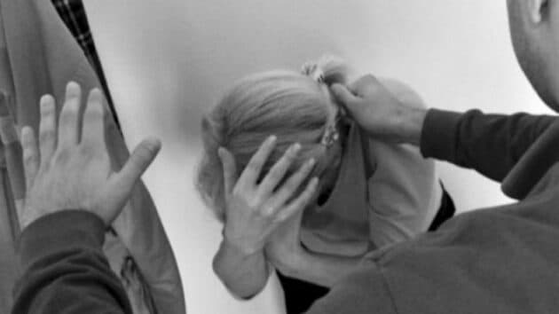 Trentenne vessava i genitori per avere il denaro necessario all'acquisto di droga. Arrestato infine dai Carabinieri.