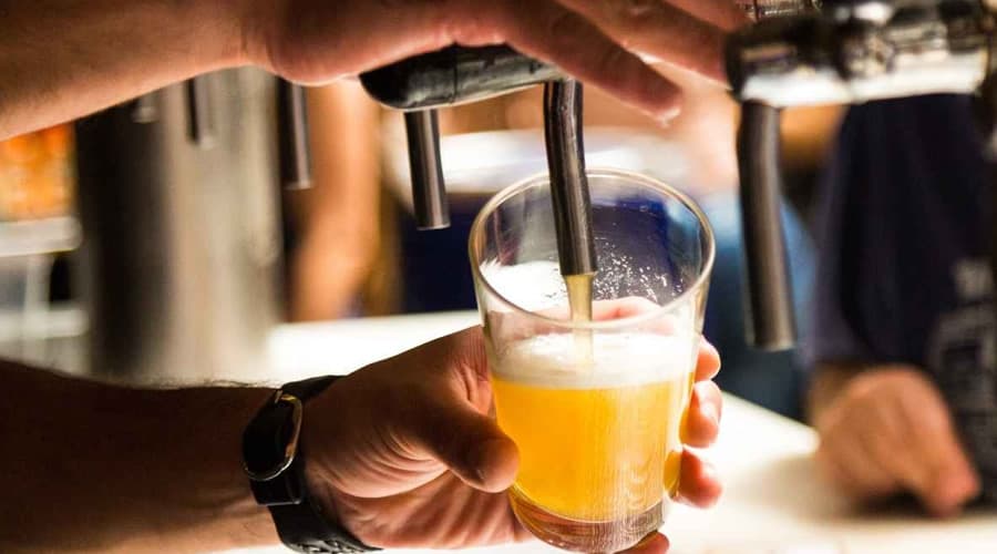 Rissa in una birreria. Deferito per violenza e minaccia a Pubblico Ufficiale