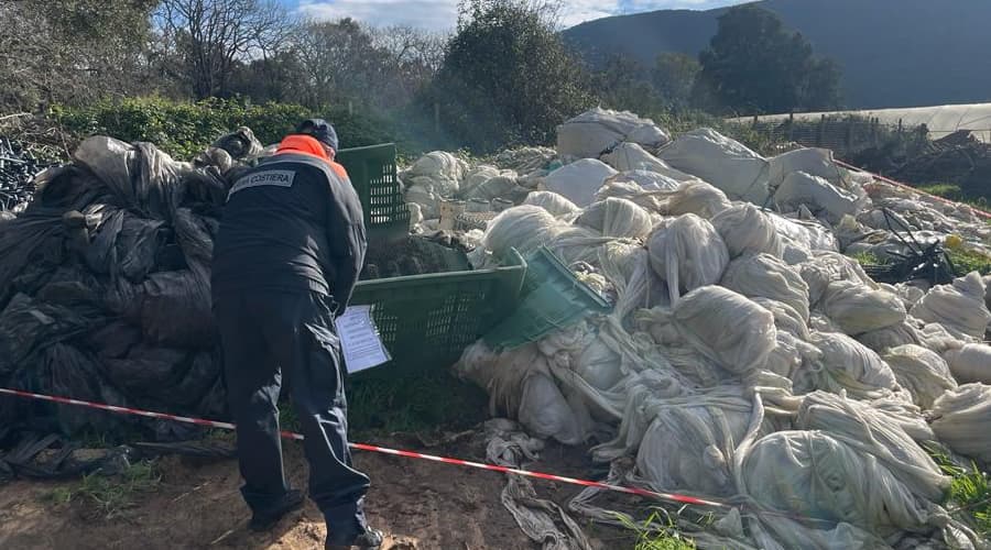 La Guardia Costiera ha sequestrato una discarica abusiva in Provincia di Latina