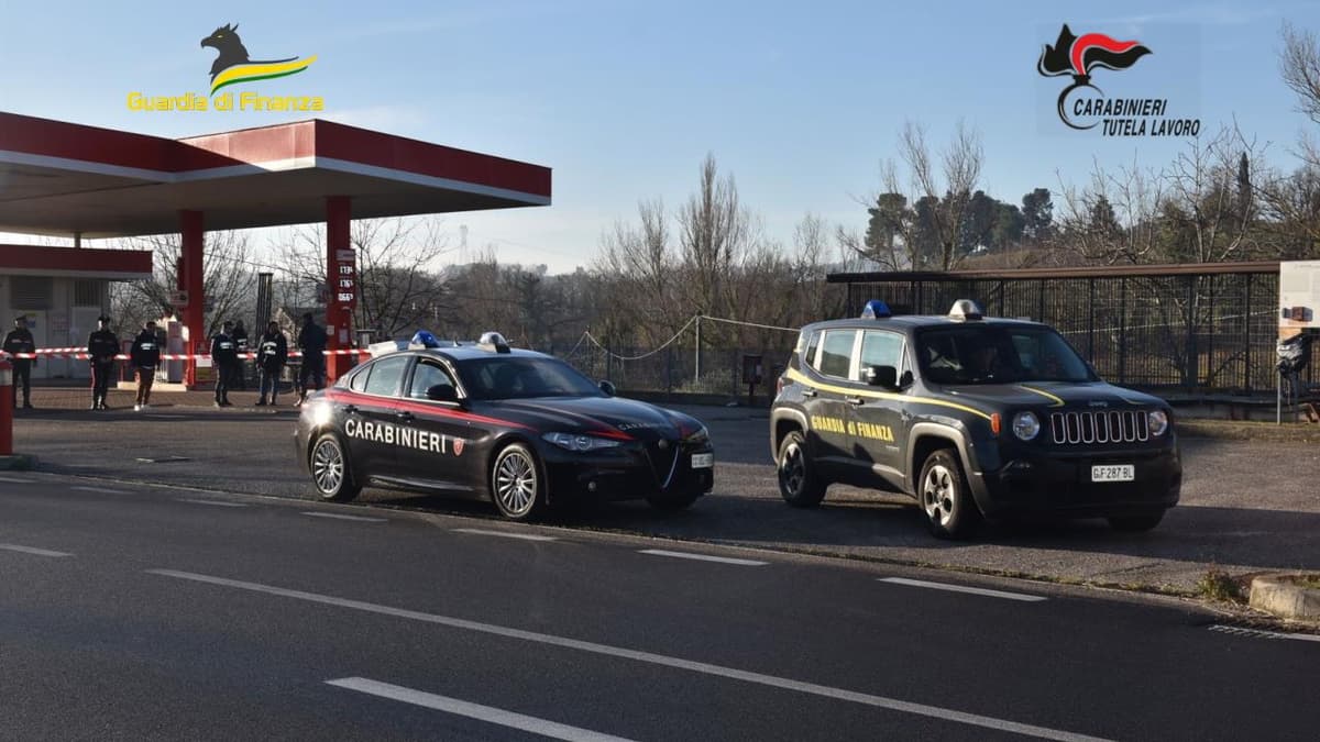 SPERLONGA, OPERAZIONE "MANDA FOTO": CAPORALATO, ESTORSIONE, TRUFFA. 3 ARRESTI