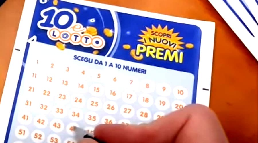 Sorride un fortunato giocatore di Lenola con il 10 e Lotto. Ecco quanto si porta a casa