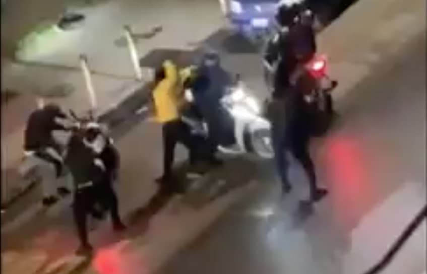 Preso a bastonate giovane rider. Derubato dello scooter e lo smartphone in Provincia di Latina