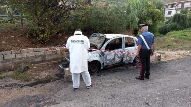 Due cittadini lenolani gravemente indiziati per minaccia e incendio dell'auto ai danni del Sindaco di Lenola