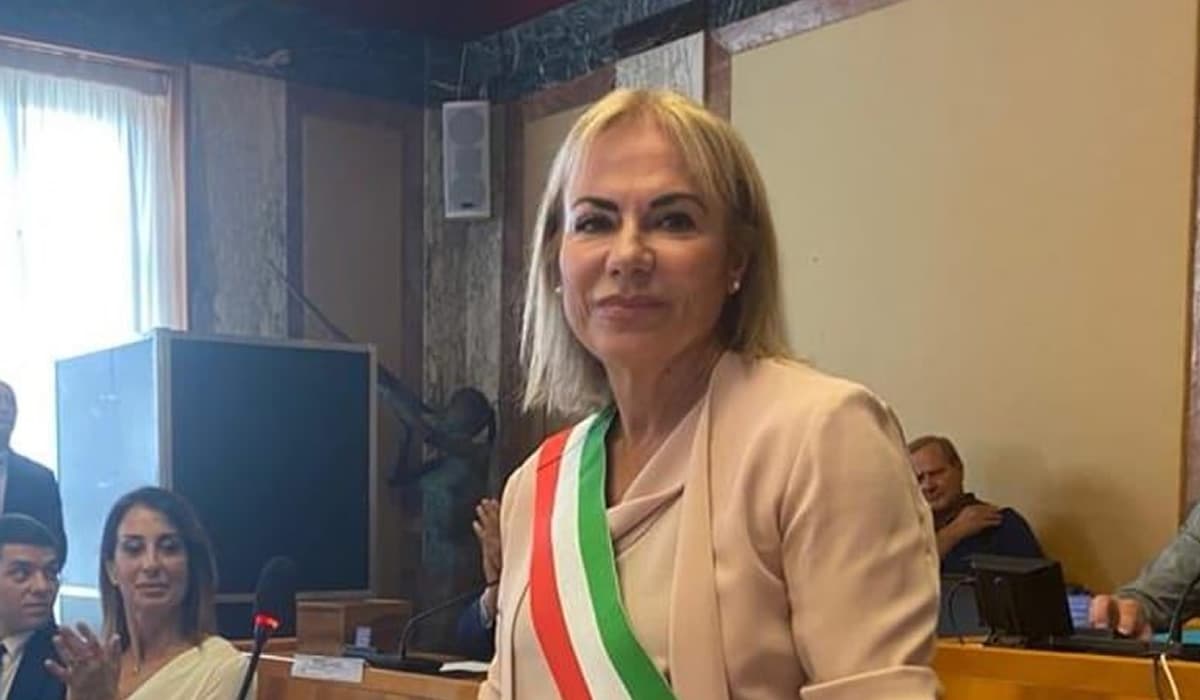 "Body Shaming” verso il sindaco. Denunciati in quattro alla DIGOS