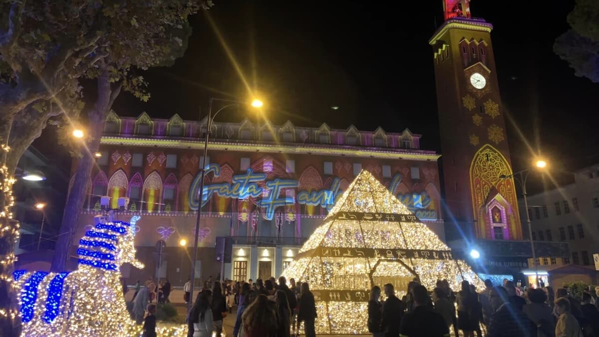 Gaeta - Luminarie, boom di visitatori. Sindaco Leccese: E' estate tutto l'anno, un successo che ripaga i nostri sforzi