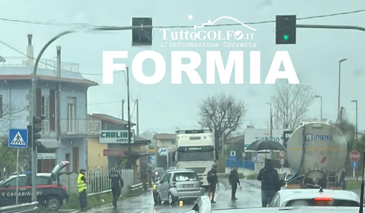 Formia, incidente al semaforo di Penitro