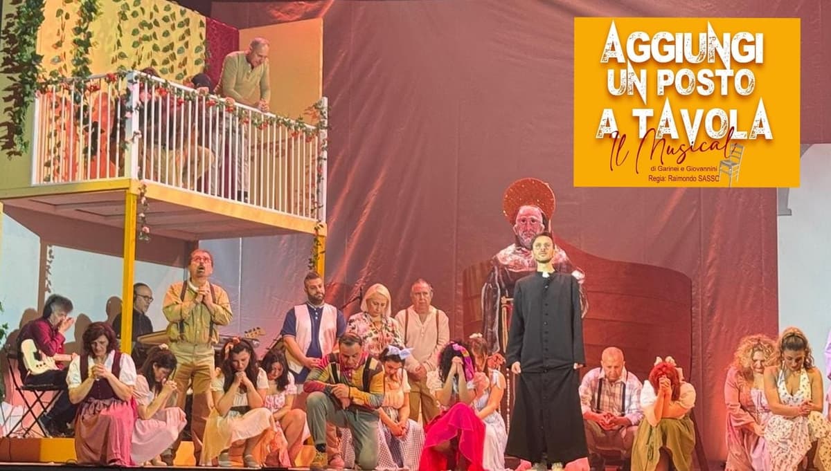 “Aggiungi un posto a tavola” della compagnia teatrale Cajeta incanta il pubblico del Teatro Ariston