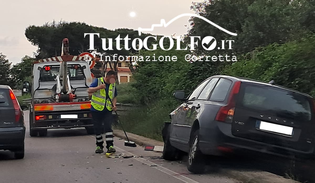 FOTO - Incidente a Formia. Coinvolti una moto, un camper e almeno due automobili