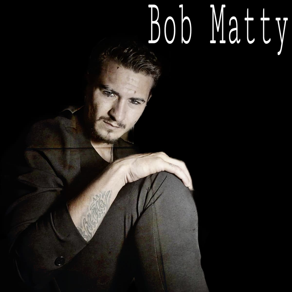 Tra Ponza e la musica del cuore: l’artista fondano Bob Matty rende omaggio a Mike Francis