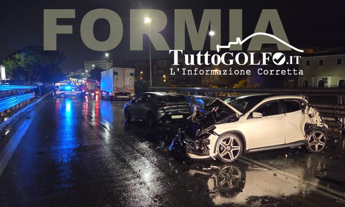 FOTO - Formia, pauroso incidente sul viadotto: più auto coinvolte, strada chiusa nella notte