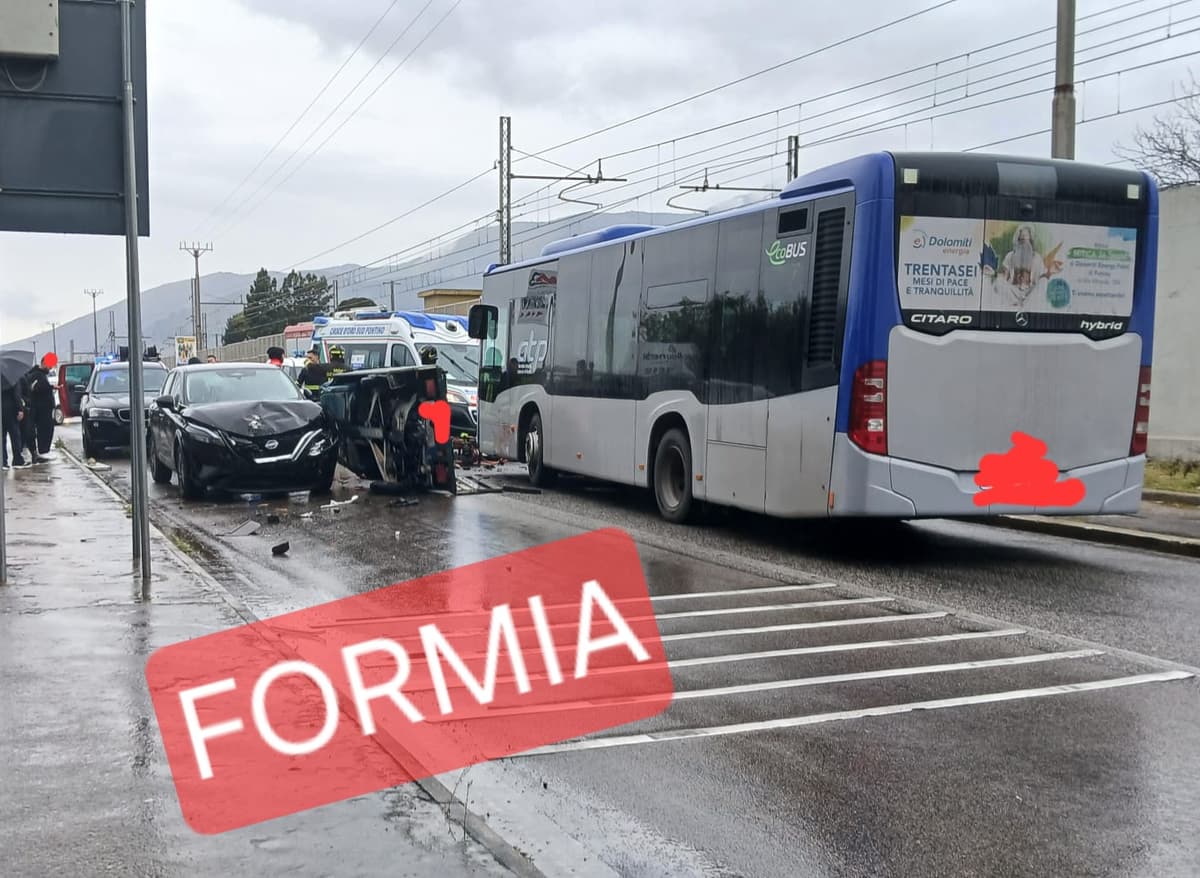 Grave incidente sulla Via Appia a Formia: coinvolti più veicoli, traffico in tilt