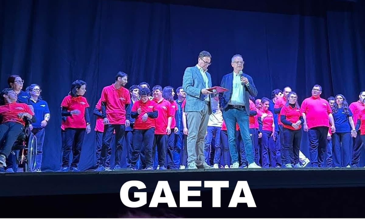 Solidarietà e inclusione: l’evento della Fondazione "Don Cosimino Fronzuto" conquista il Teatro Ariston di Gaeta