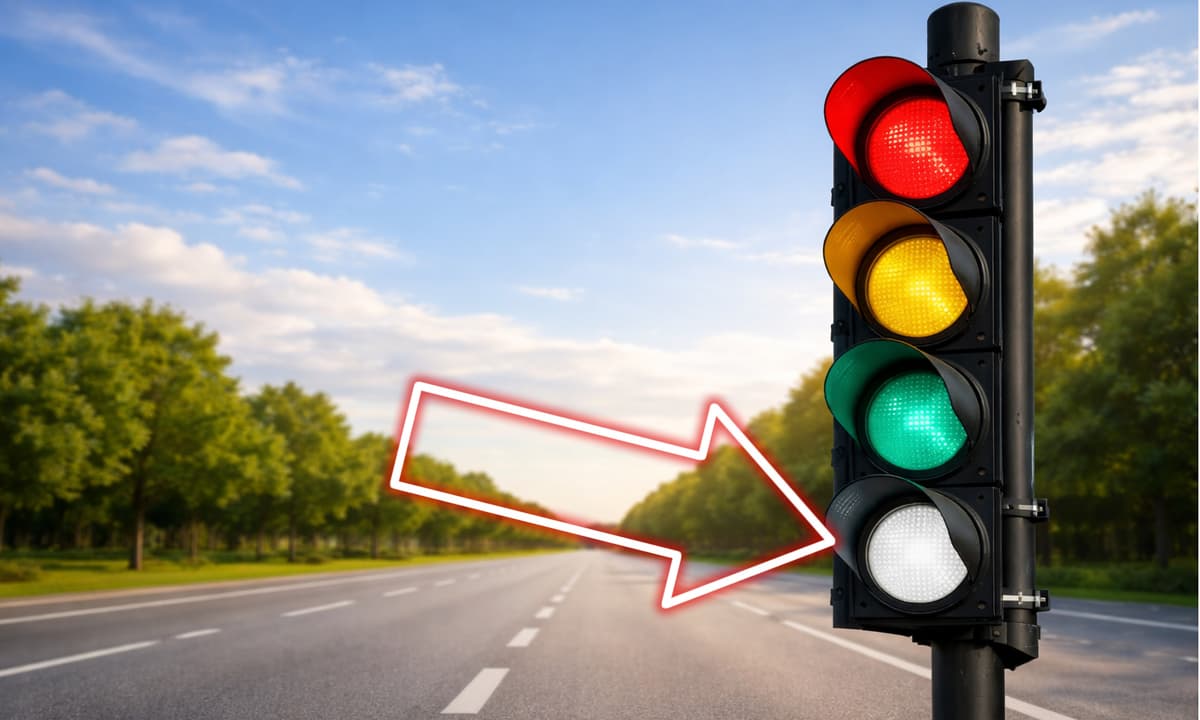Il semaforo con il bianco potrebbe far capolino a breve anche a Roma. Di cosa si tratta