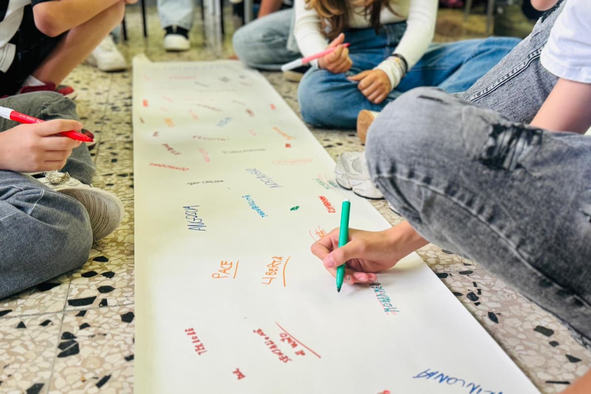 Dalla disillusione all’educazione sentimentale: nelle scuole si impara a riconoscere l’amore e la violenza