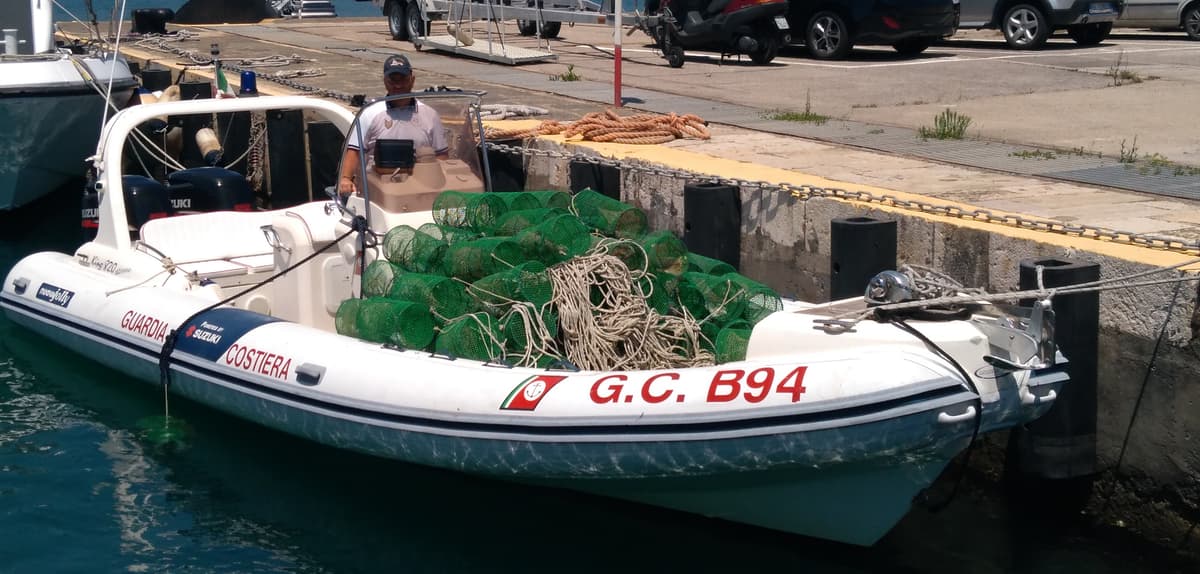 Guardia Costiera: oltre cento nasse in violazione delle norme che tutelano quell’area di particolare pregio ambientale