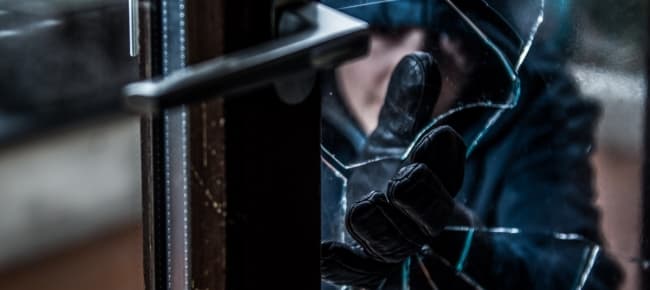 Formia: sorpresi nel tentativo di entrare in un appartamento, arrestati