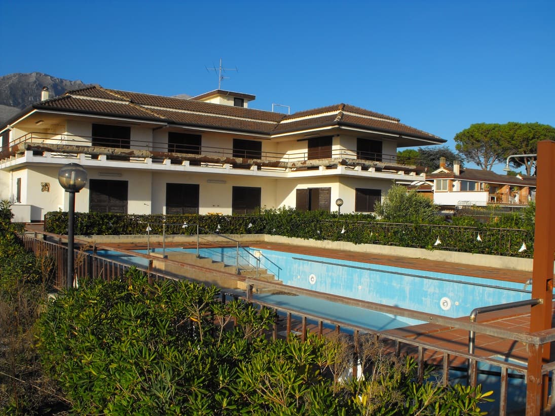 Villa confiscata alla camorra ad Acquatraversa. Ex dimora estiva dei casalesi da tre anni è “Una casa giusta” per l’inclusione e l’accoglienza