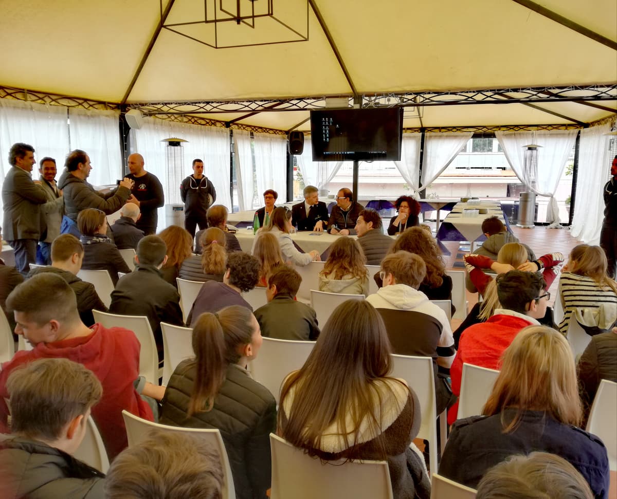 "Un mare da salvare", l'incontro presso la Base Nautica "F. Gioia"