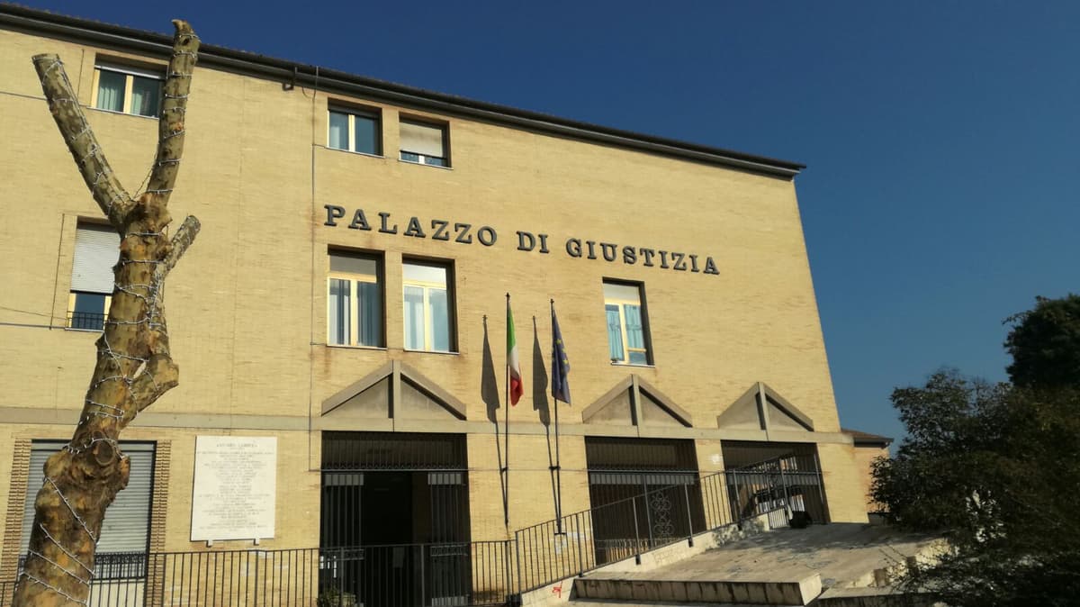 Si barrica in casa dopo un litigio con la madre, oggi convalidato l`arresto