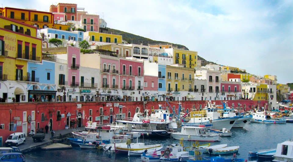 Ponza e la Regione Lazio hanno sottoscritto un accordo per la conservazione e la valorizzare della zona marina
