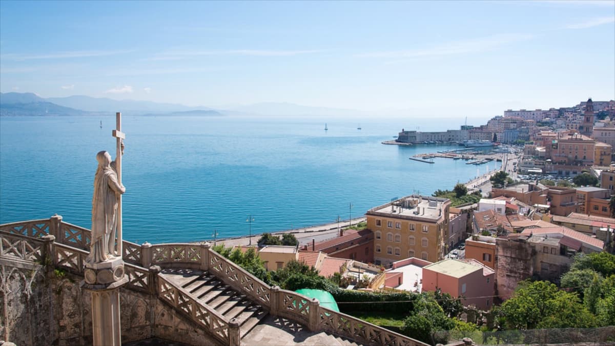 Gaeta/Mitrano e Norman commemorano il 52° anniversario della morte di Padre Vincent Capodanno, di origini gaetane