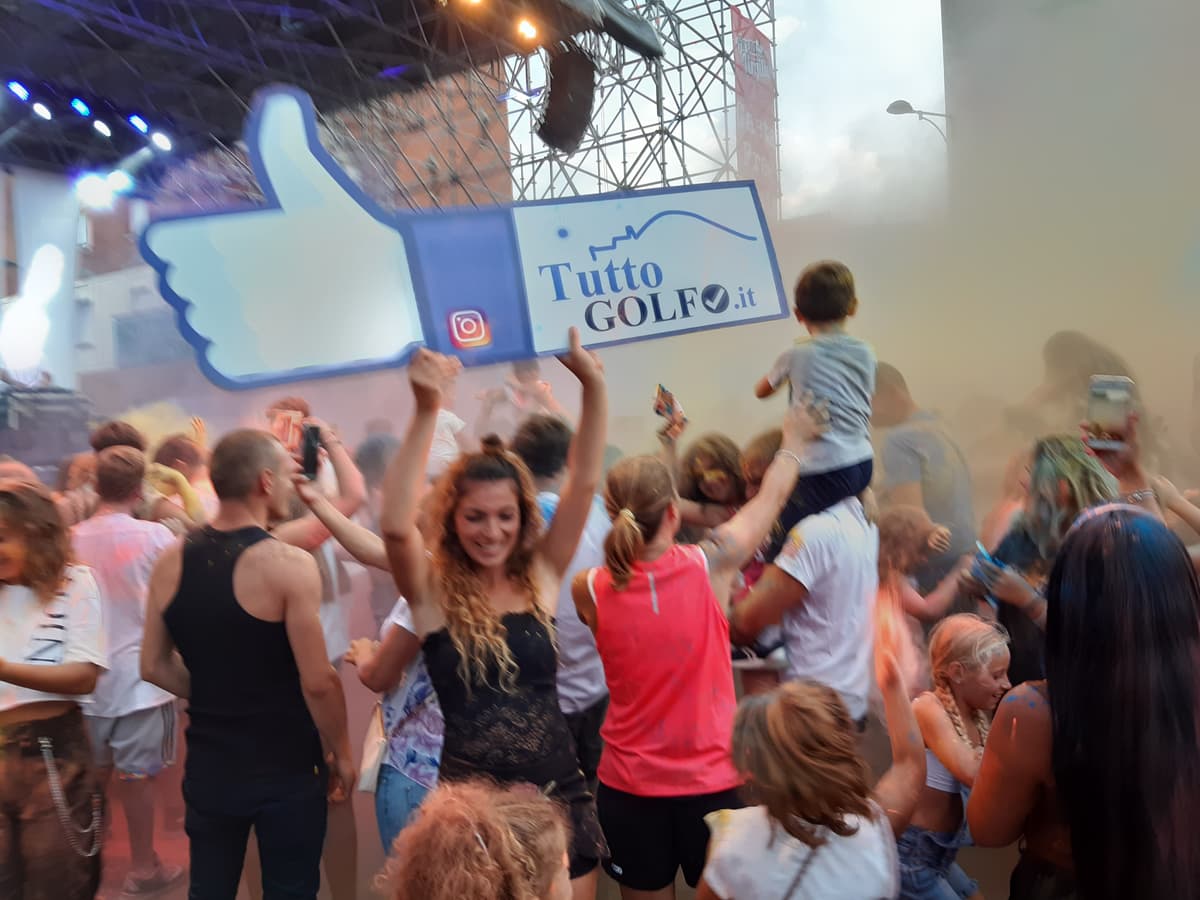VIDEO e FOTO all'interno - Nuvole di colori a Gaeta