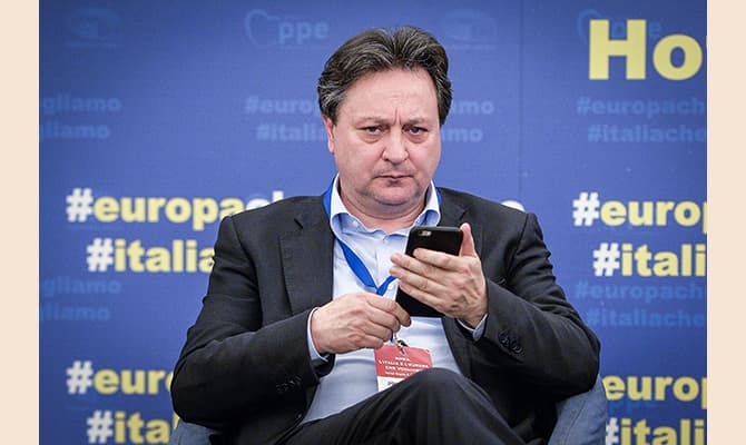 FORZA ITALIA, FAZZONE: SCRITTA LA PAGINA BUIA PER IL PARTITO