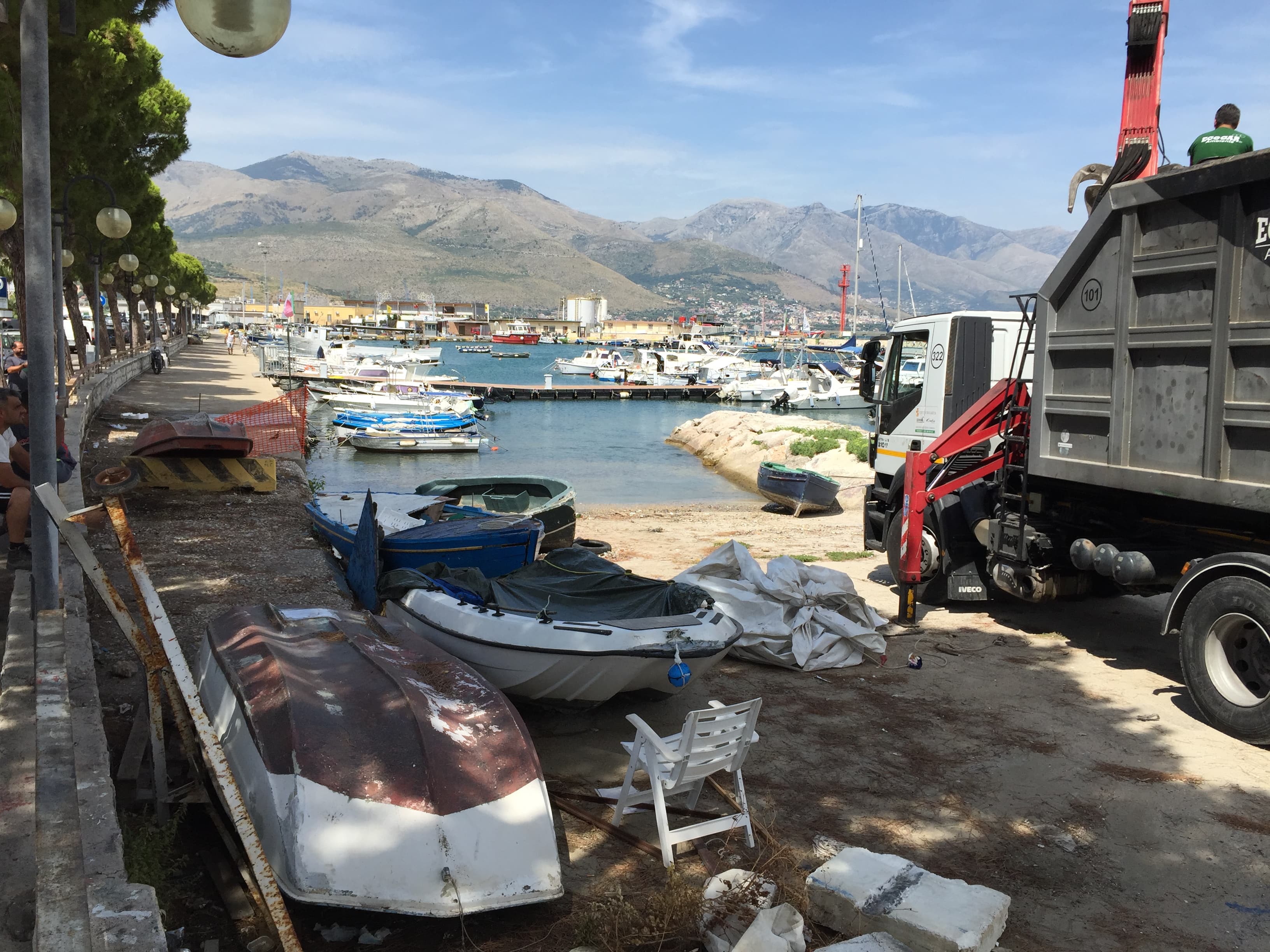 Guardia Costiera di Gaeta: effettuata bonifica del Porto pescherecci