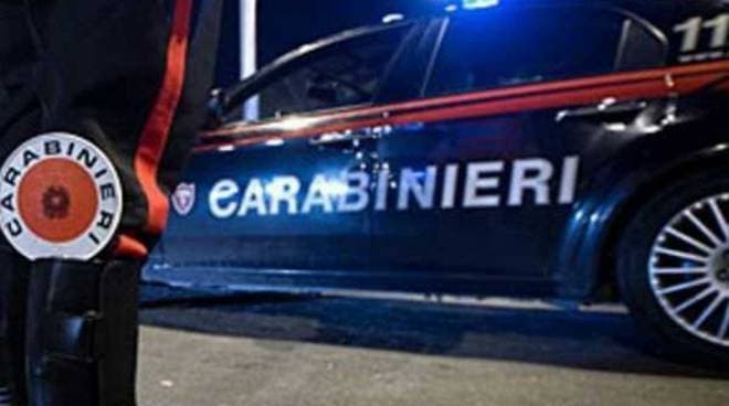 Colpisce carabiniere sotto effetti dell'alcol, denunciato