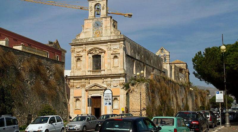 Gaeta: imbratta monumenti, denunciato