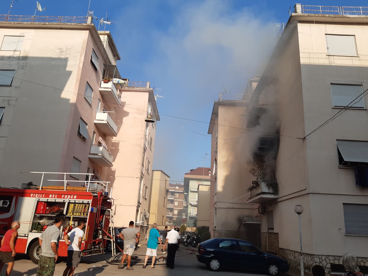 #Formia - Appartamento in fiamme
