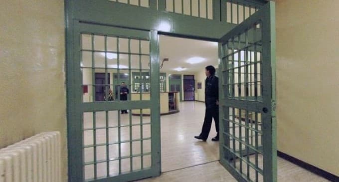 Stalker arrestato, minacciava i familiari