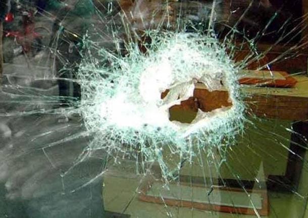 FORMIA - Sfonda la vetrata del Pronto Soccorso