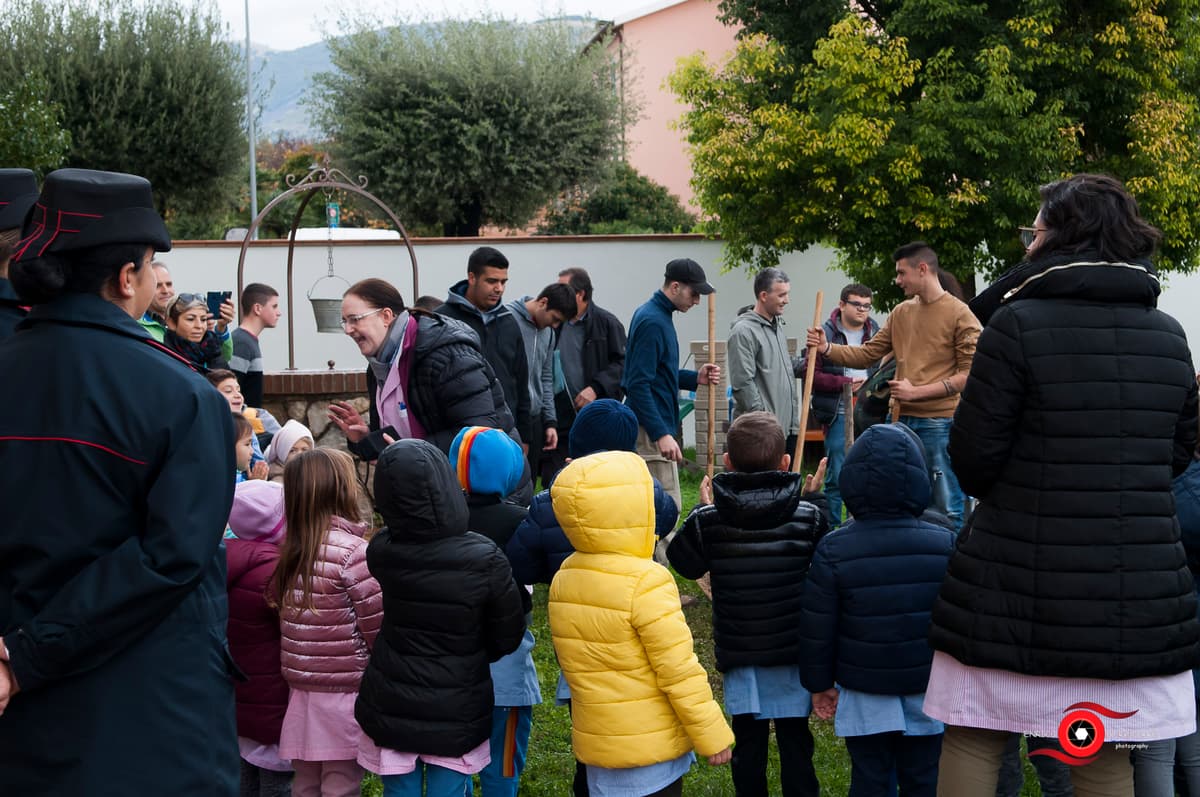 ITRI: Bimbi entusiasti per la "festa dell'albero"
