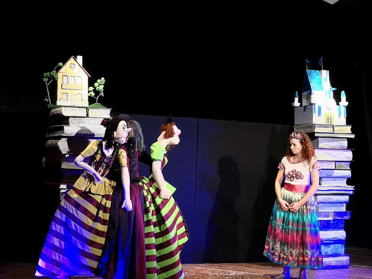 Torna al Teatro Bertolt Brecht la Stagione "Famiglie a teatro" con Cenerentola in bianco e nero
