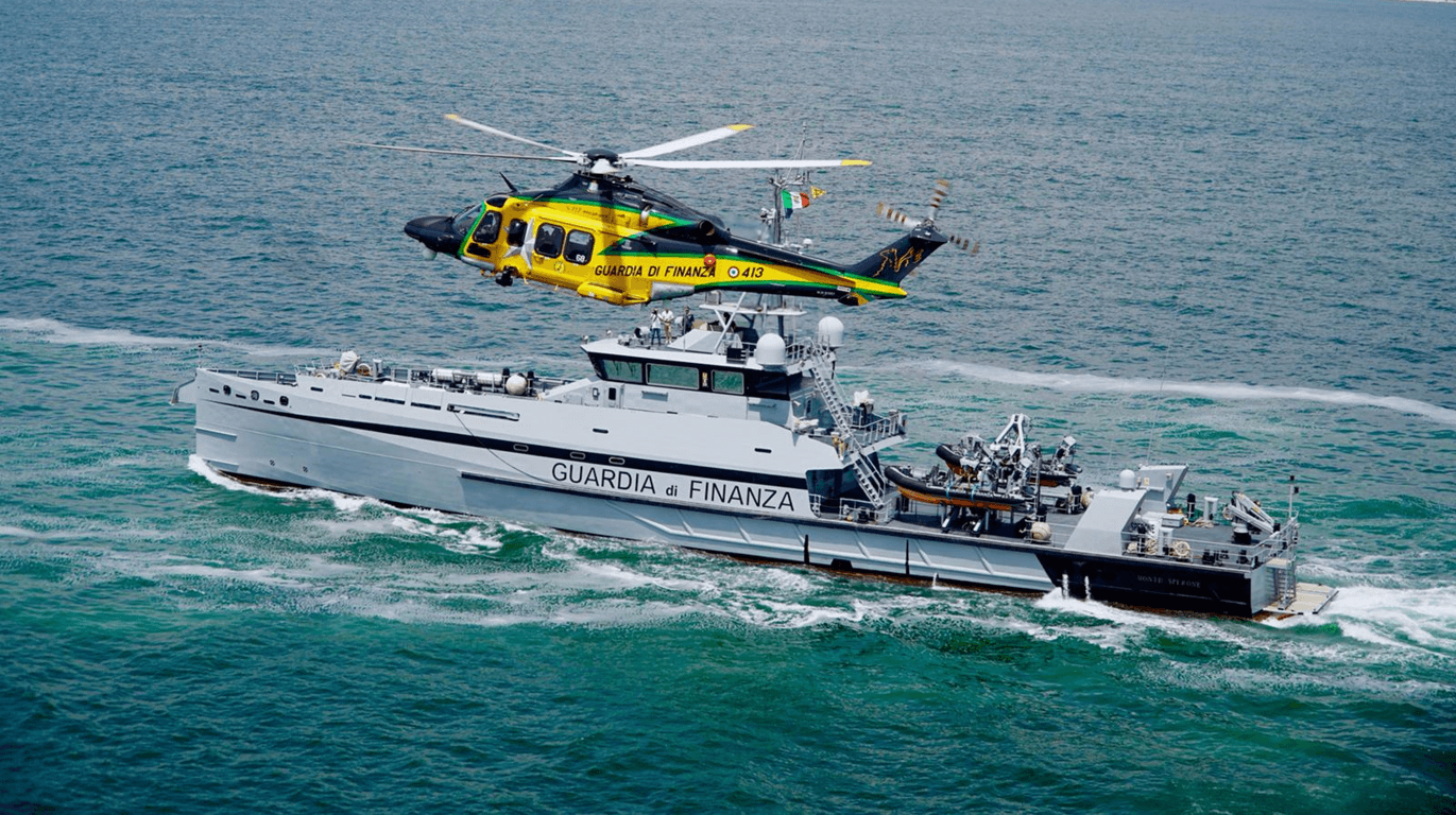 #Pratica di Mare Nuovo elicottero consegnato alla sezione della Guardia di Finanza di Pratica di Mare