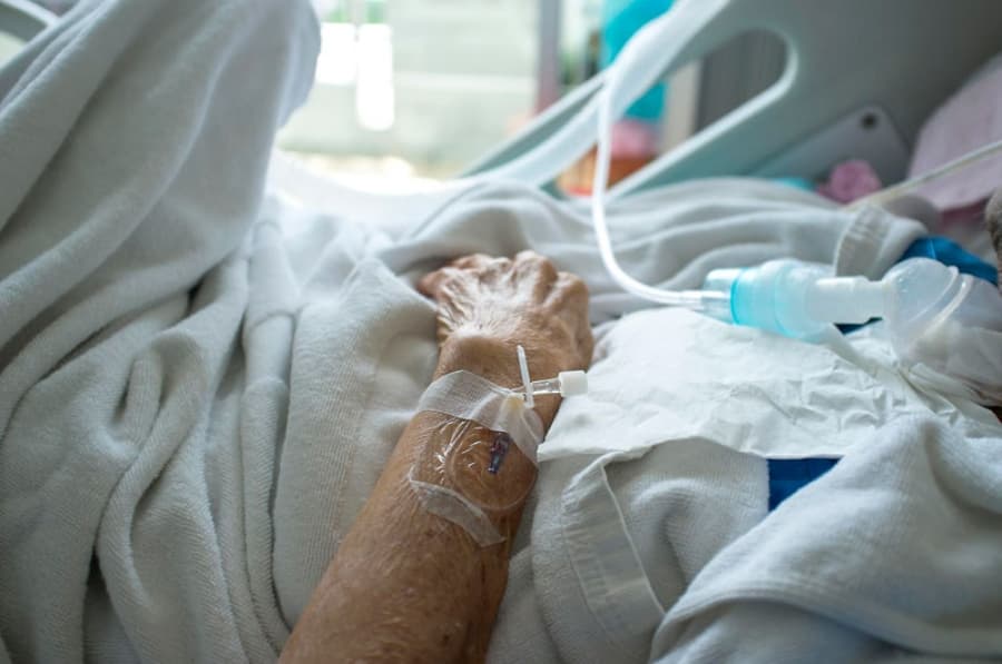 MINTURNO - 82enne in coma farmacologico. Forse è stato aggredito. Indagini in corso