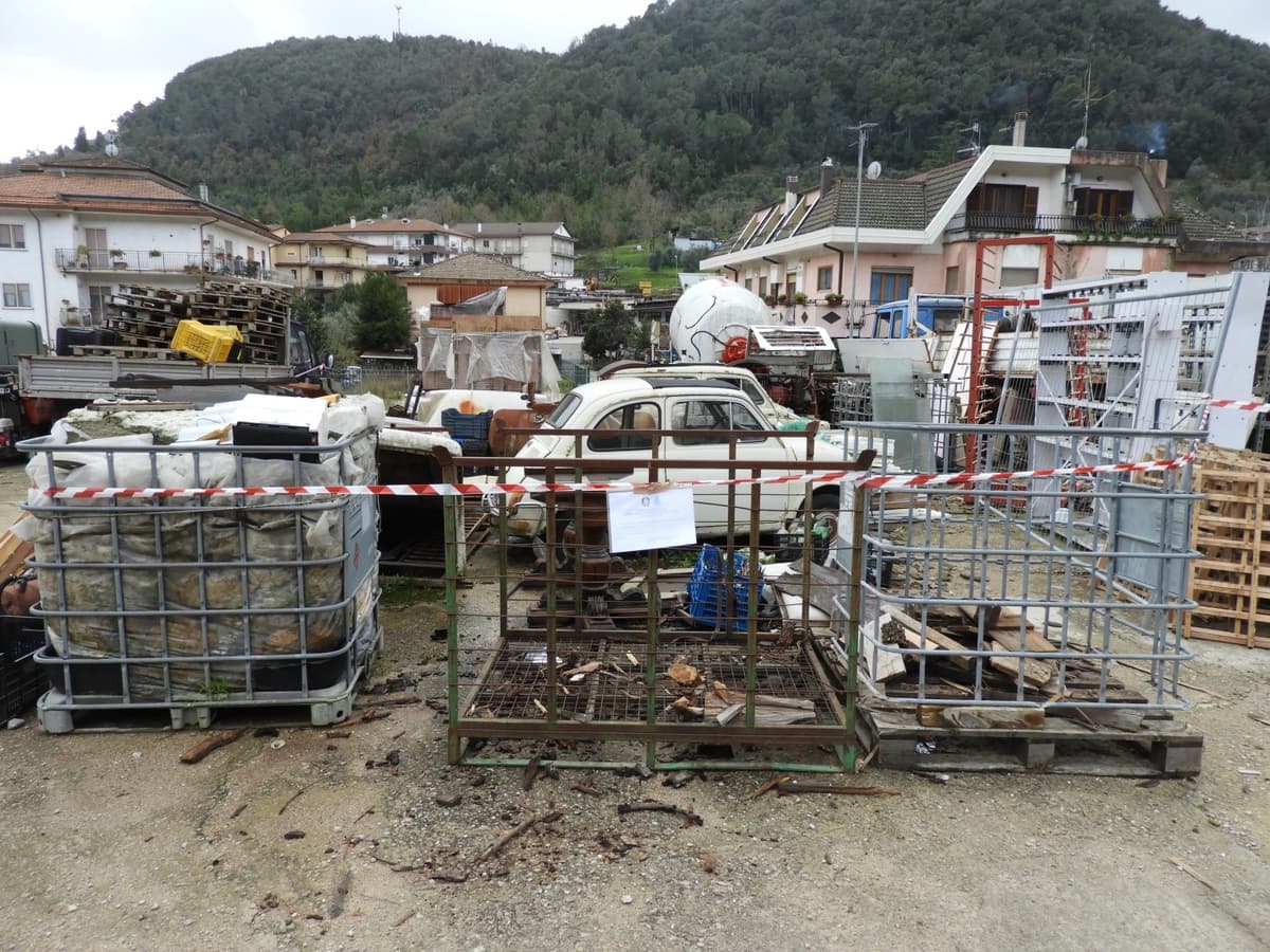 ITRI - Attività artigianale irregolare. Tre persone denunciate e sequestro penale dell'area