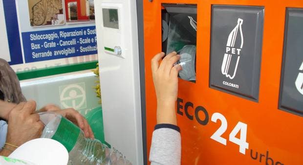 Minturno Libera propone l'installazione delle macchinette "mangia plastica"