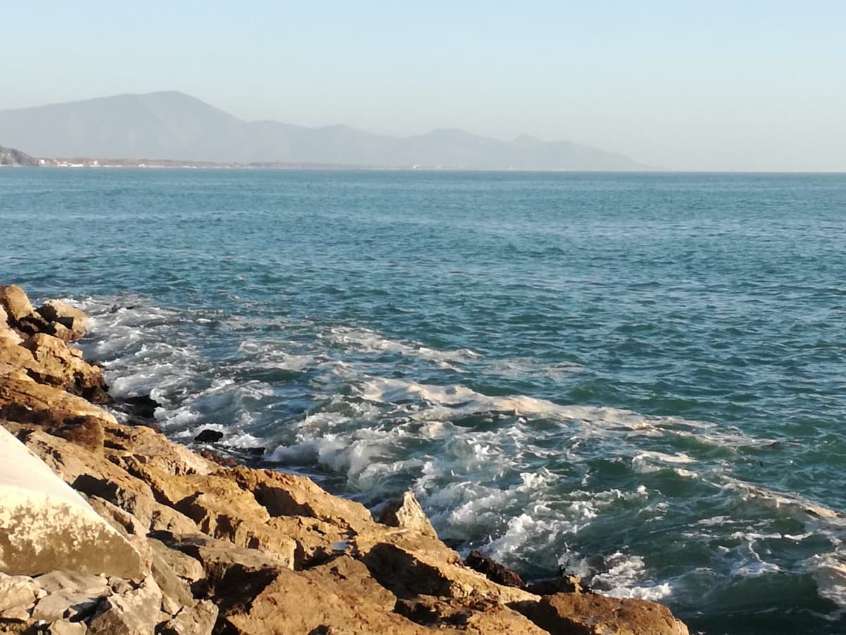 Minturno - FdI torna sul problema della schiuma bianca a mare