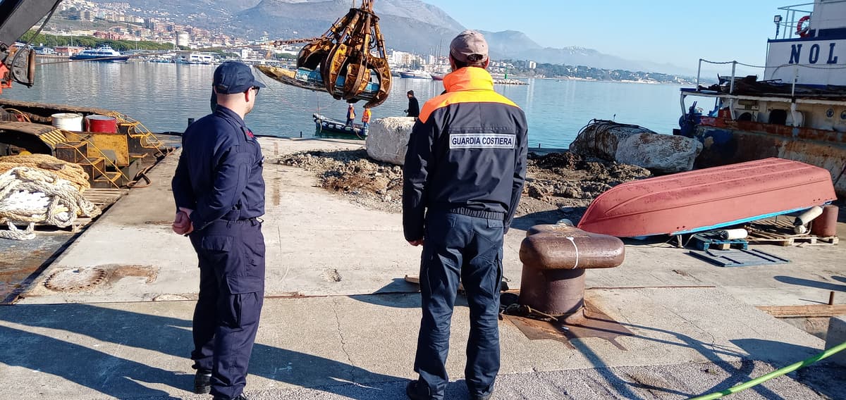 Formia - La Guardia Costiera recupera due unità navali alla deriva