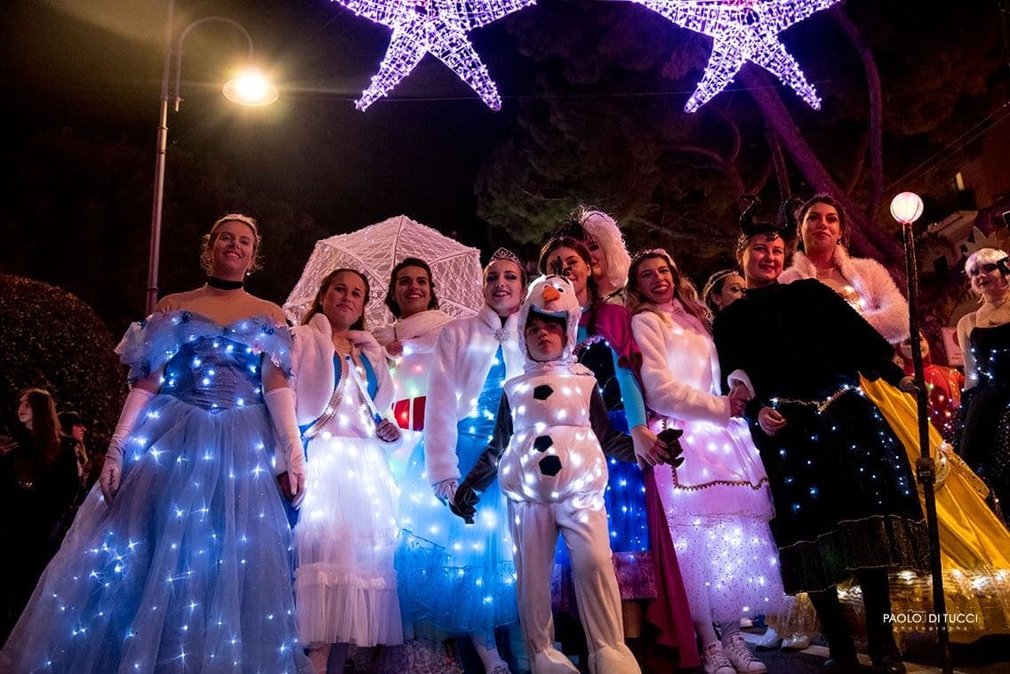 Gaeta - Domenica la sfilata di Favole di Luce