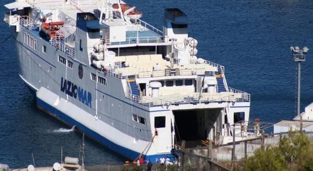 Soppressi collegamenti con le isole pontine