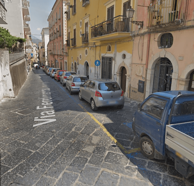 Divieto di circolazione veicolare in Via Lavanga