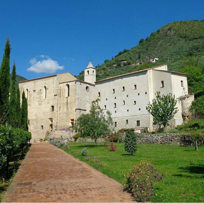 CORONAVIRUS: A FONDI IL MONASTERO DI SAN MAGNO OSPITA I VOLONTARI DELLA CROCE ROSSA